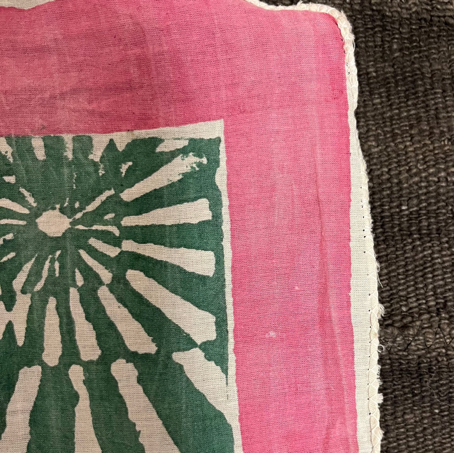 ジャイプールの草木染ハンカチ A