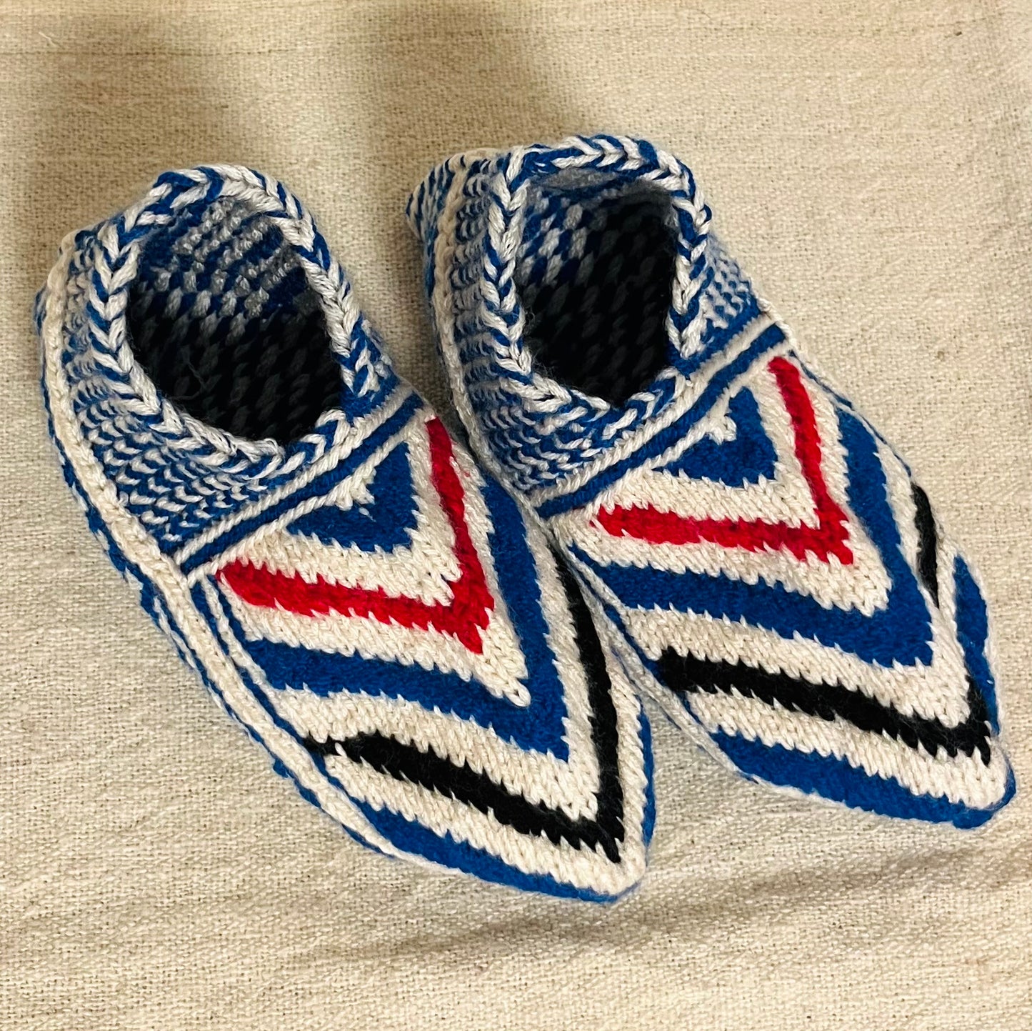 イラン マースレー村の手編み靴下