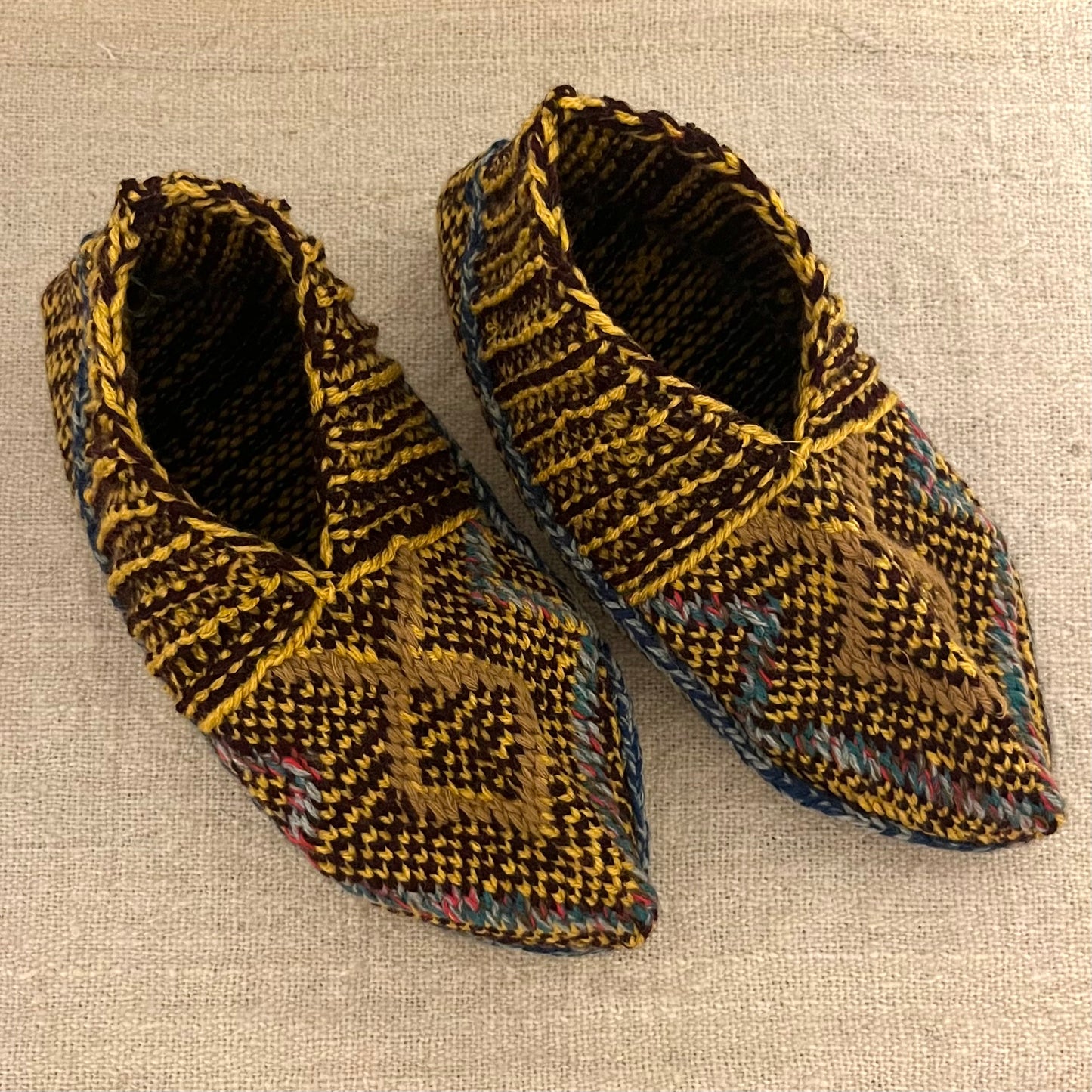 イラン マースレー村の手編み靴下