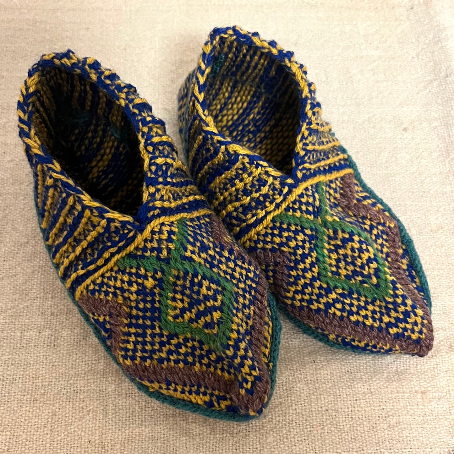 イラン マースレー村の手編み靴下