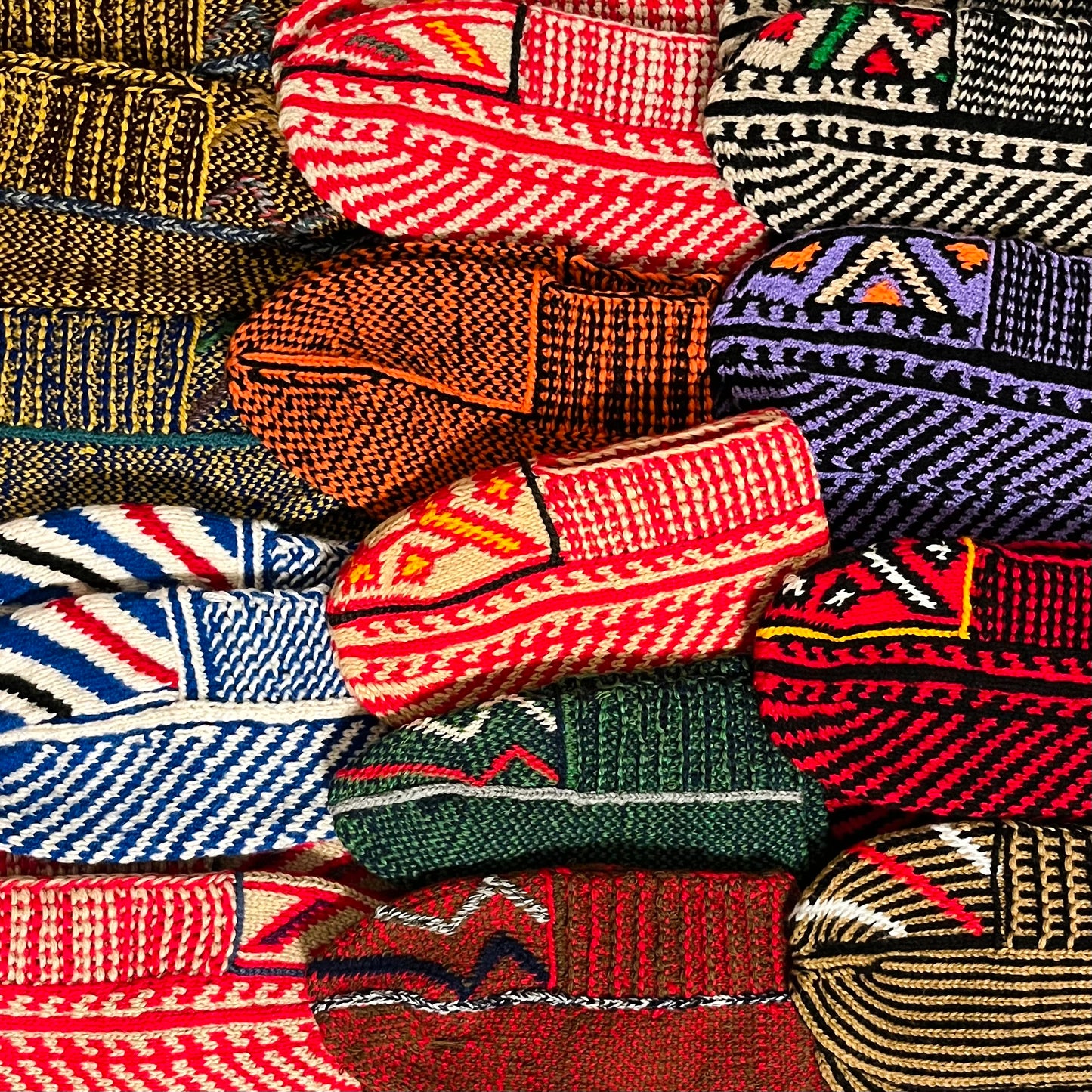 イラン マースレー村の手編み靴下