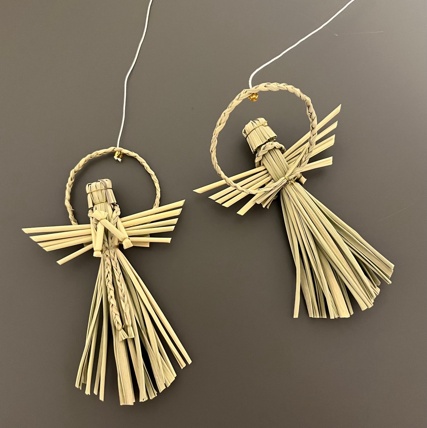 稲藁のモビール　天使