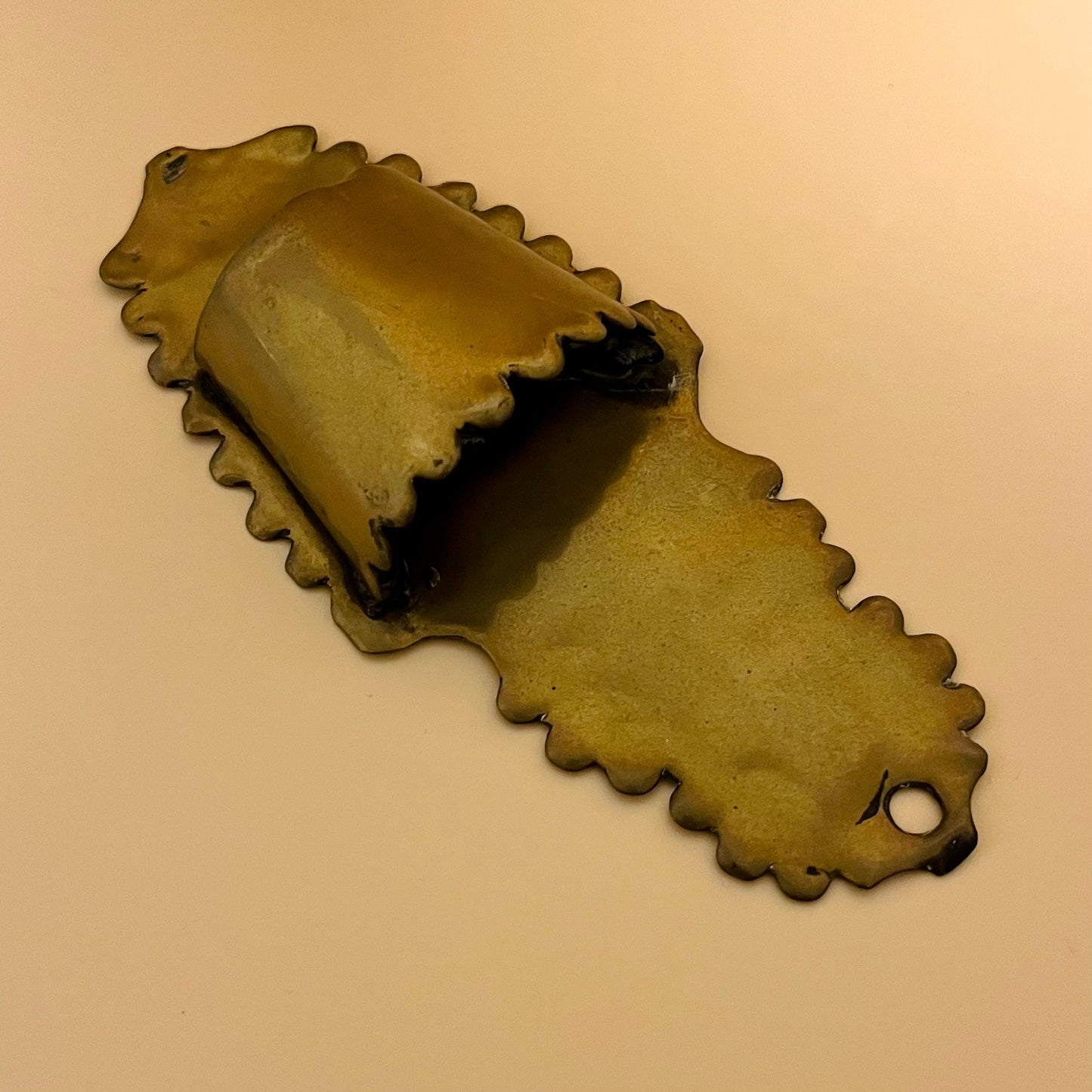 ドイツ 真鍮の聖水盤（壁掛け）