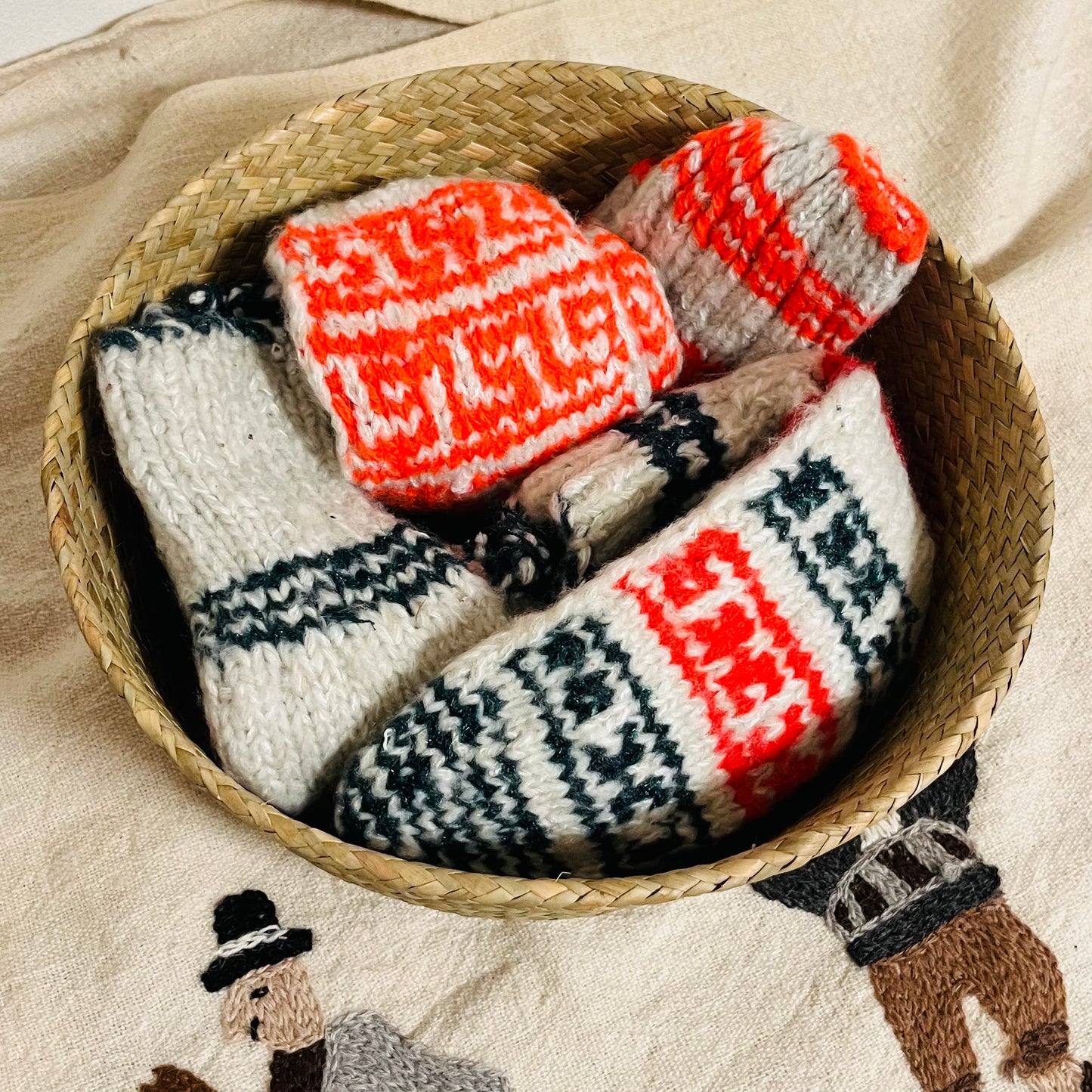 インド マナリの手編み靴下