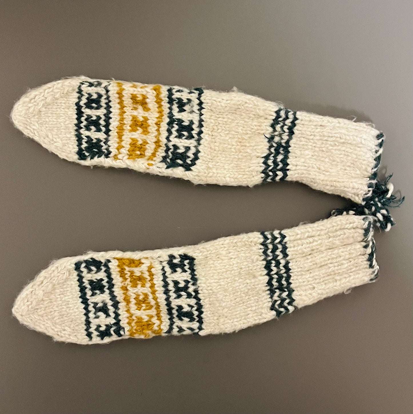 インド マナリの手編み靴下