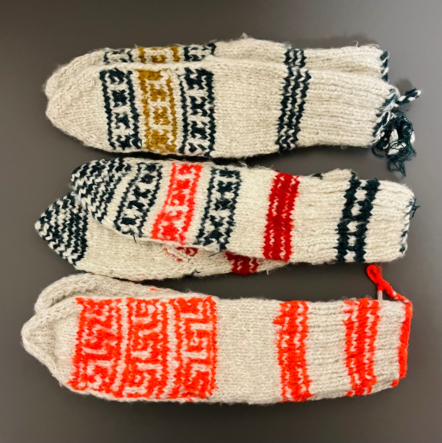 インド マナリの手編み靴下