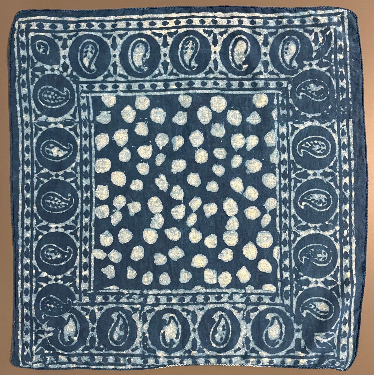 ジャイプールのブロックプリントハンカチ 玉（青）